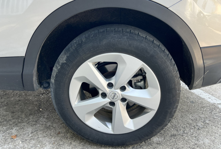 Nissan Qashqai 1.6 dCi 130 Acenta 4x2 / Radars AV AR / Entretien à Jour / Moteur à Chaine