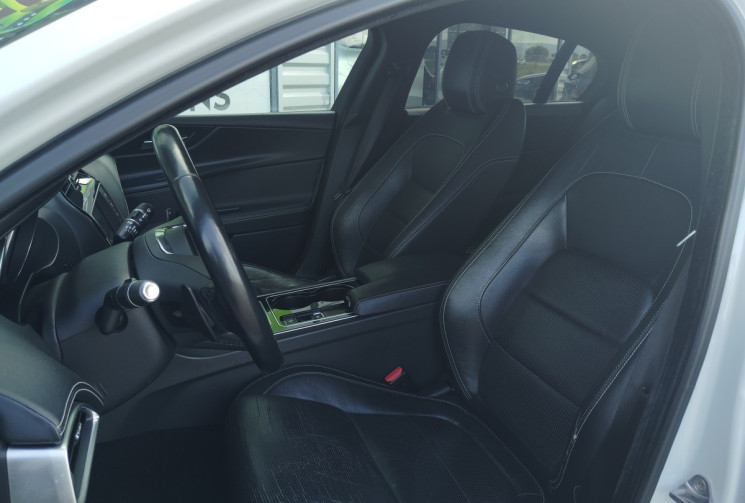 Jaguar XE 2.0D 180ch R-Sport BVA8 février 2016