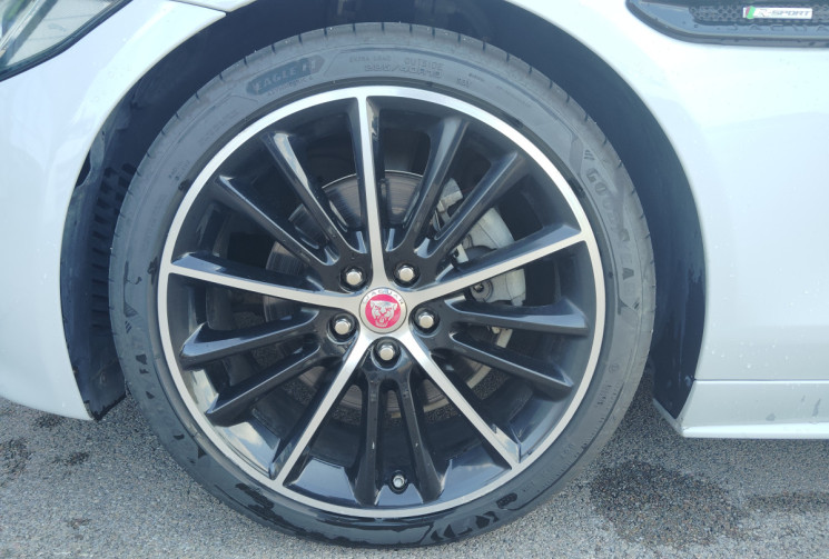 Jaguar XE 2.0D 180ch R-Sport BVA8 février 2016