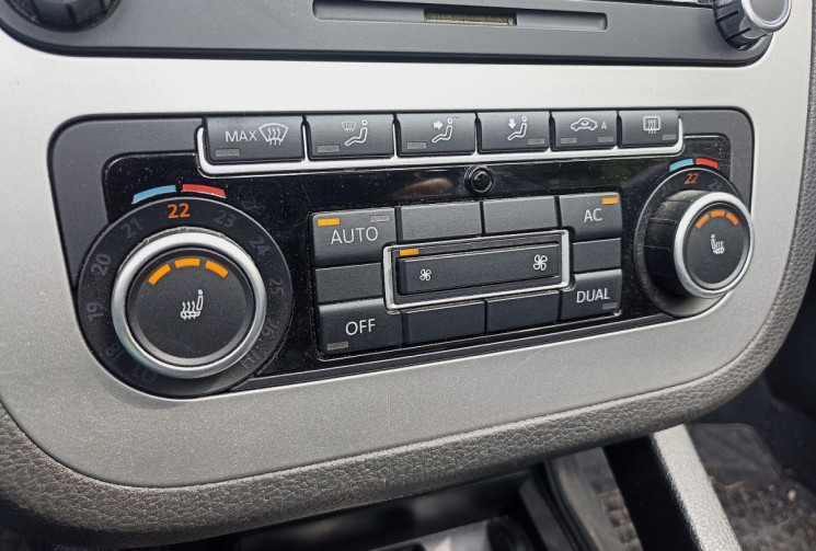Volkswagen Eos 1.4L TSI 160ch - CARAT - Dynaudio - Cuir - Navi - Suivi Complet