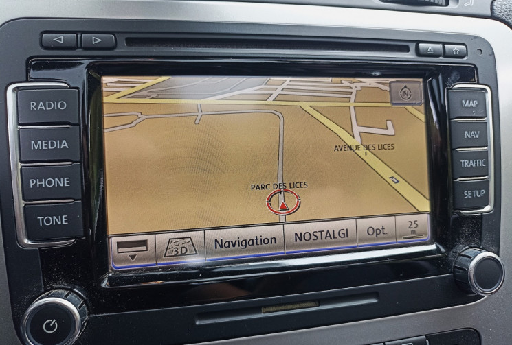 Volkswagen Eos 1.4L TSI 160ch - CARAT - Dynaudio - Cuir - Navi - Suivi Complet