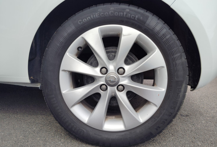 Opel Corsa 1.4 90ch Excite 3p