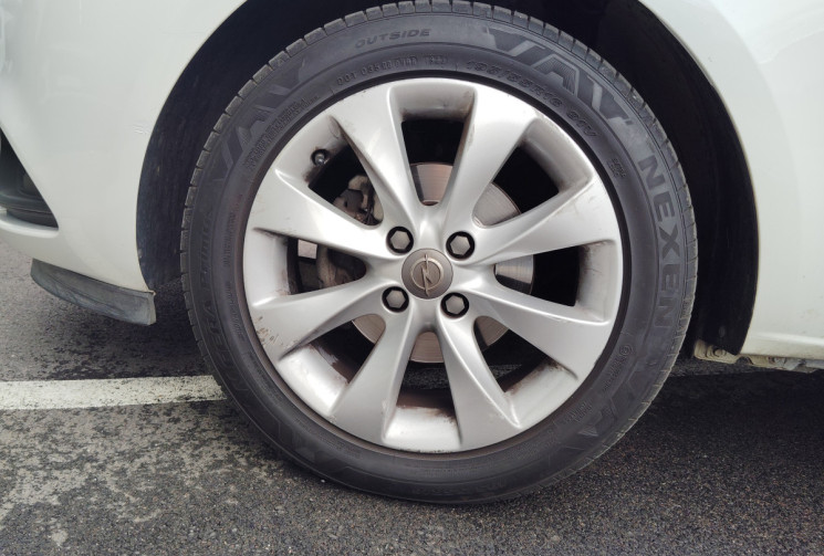 Opel Corsa 1.4 90ch Excite 3p