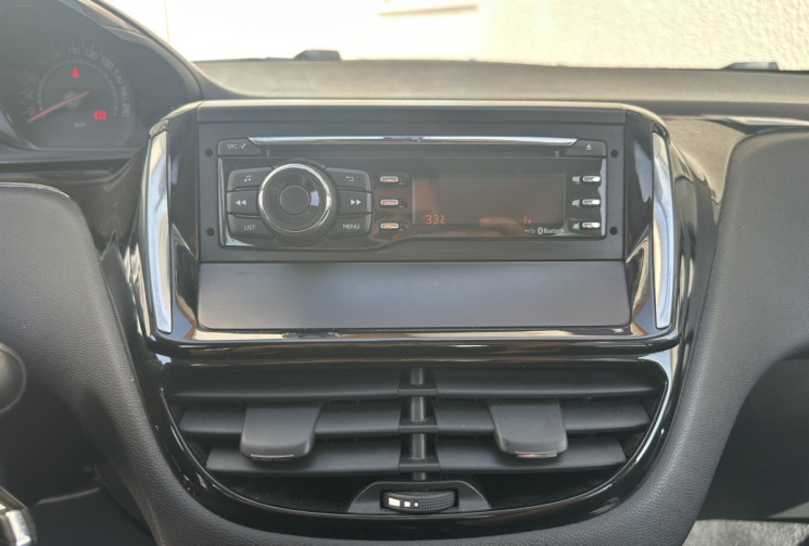 Peugeot 208 1.4 HDI 68 CH SOCIETE