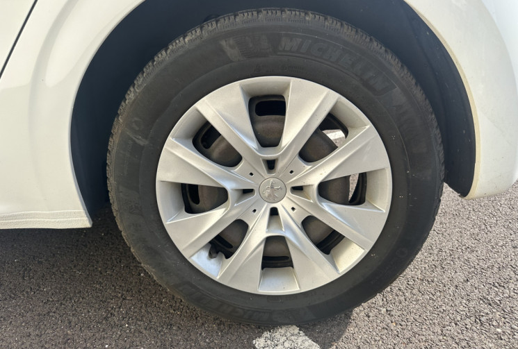 Peugeot 208 1.4 HDI 68 CH SOCIETE