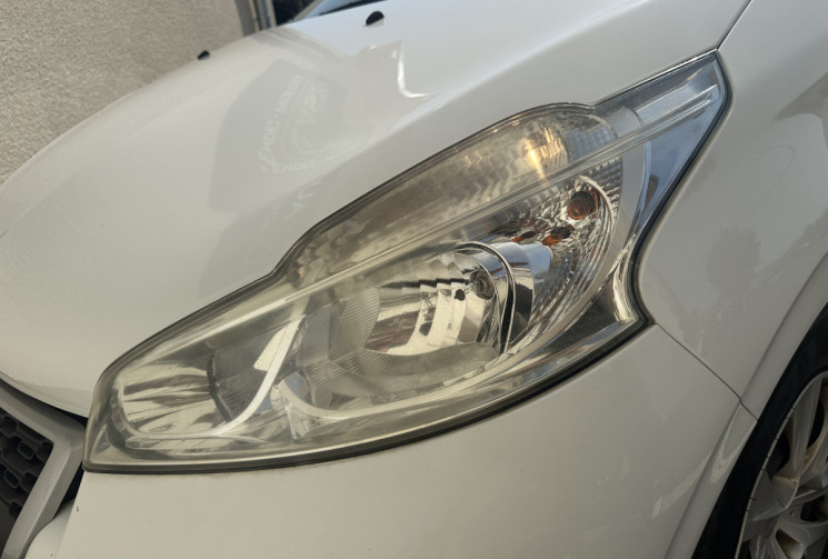 Peugeot 208 1.4 HDI 68 CH SOCIETE