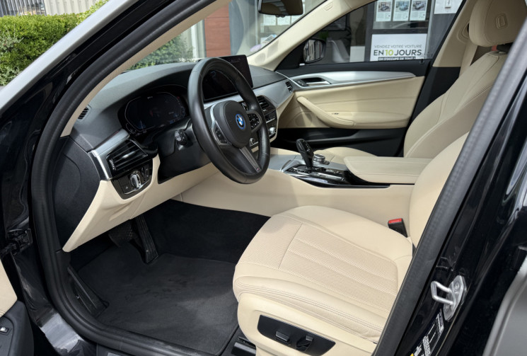 BMW Série 5 530 G30 LCI 292ch Lounge / PACK INNOVATION/ CARPLAY
