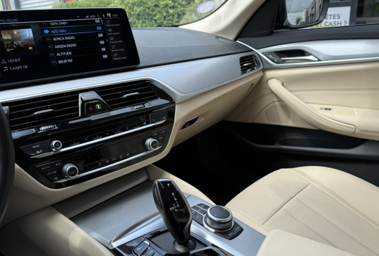 BMW Série 5 530 G30 LCI 292ch Lounge / PACK INNOVATION/ CARPLAY