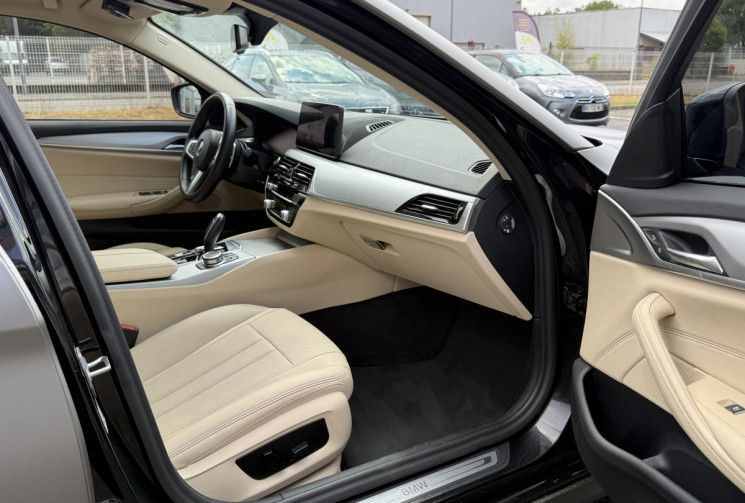 BMW Série 5 530 G30 LCI 292ch Lounge / PACK INNOVATION/ CARPLAY
