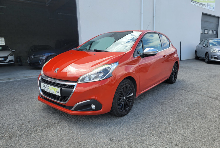 Peugeot 208 Phase 2 3 Portes 1.2 Puretech S&S 110 cv ALLURE