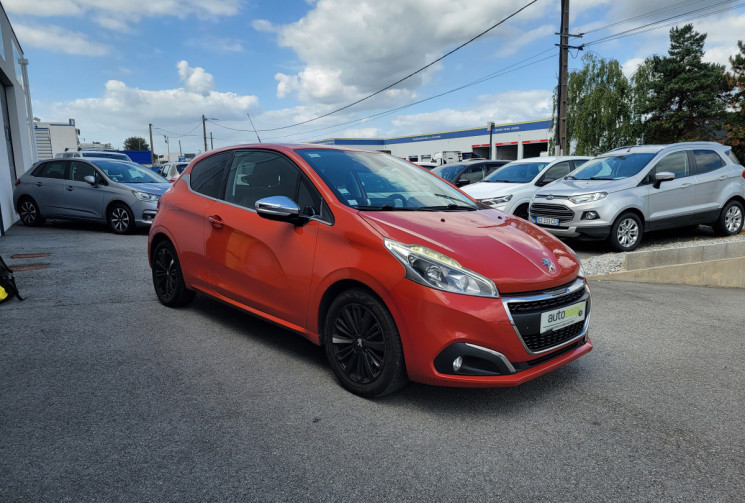 Peugeot 208 Phase 2 3 Portes 1.2 Puretech S&S 110 cv ALLURE