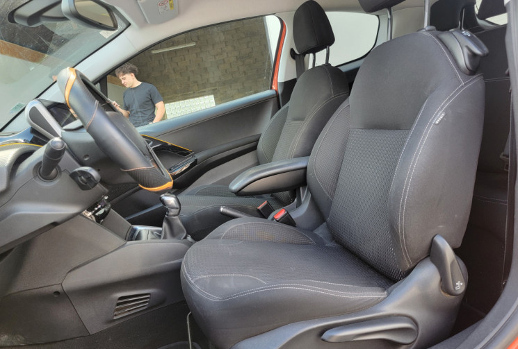 Peugeot 208 Phase 2 3 Portes 1.2 Puretech S&S 110 cv ALLURE