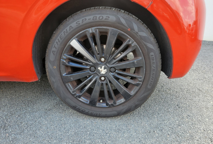 Peugeot 208 Phase 2 3 Portes 1.2 Puretech S&S 110 cv ALLURE