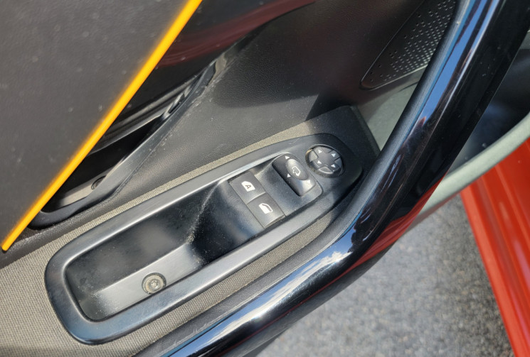 Peugeot 208 Phase 2 3 Portes 1.2 Puretech S&S 110 cv ALLURE