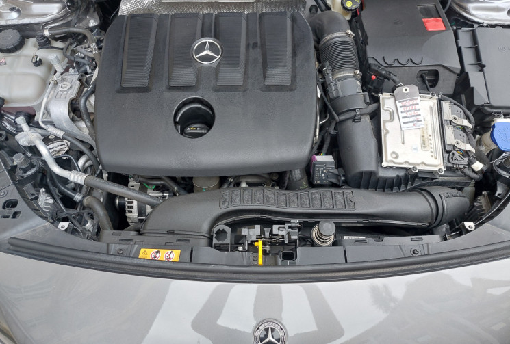 Mercedes Classe A 180D 116  CH AMG LINE TOIT PANO OUVRANT SIEGES ELECTRIQUES A MEMOIRES