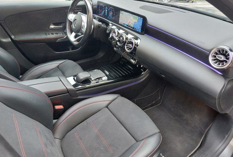 Mercedes Classe A 180D 116  CH AMG LINE TOIT PANO OUVRANT SIEGES ELECTRIQUES A MEMOIRES