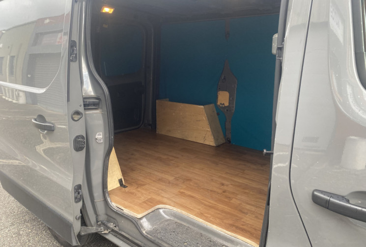 Renault Trafic L1H1 1.6 dCi 120 / Attelage / Climatisation