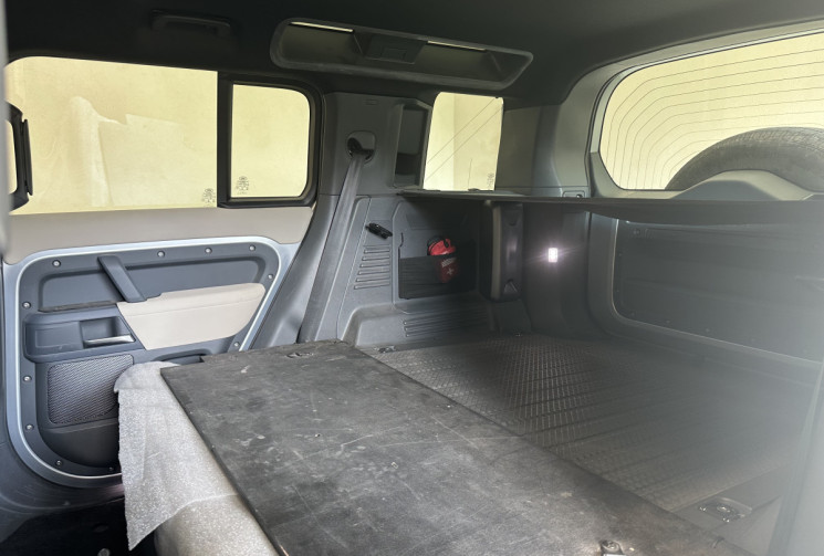 Land-Rover Defender III (L663) 110 3.0 D250 X-Dynamic SE / 2 PLACES / TVA RECUPERABLE / 54000€ TTC