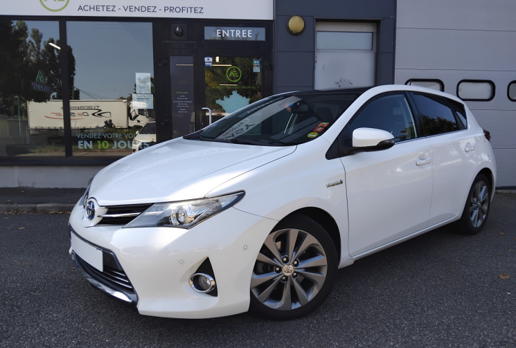 Toyota AURIS  Hybride 136h Style - Sièges chauffants - Toit Panoramique