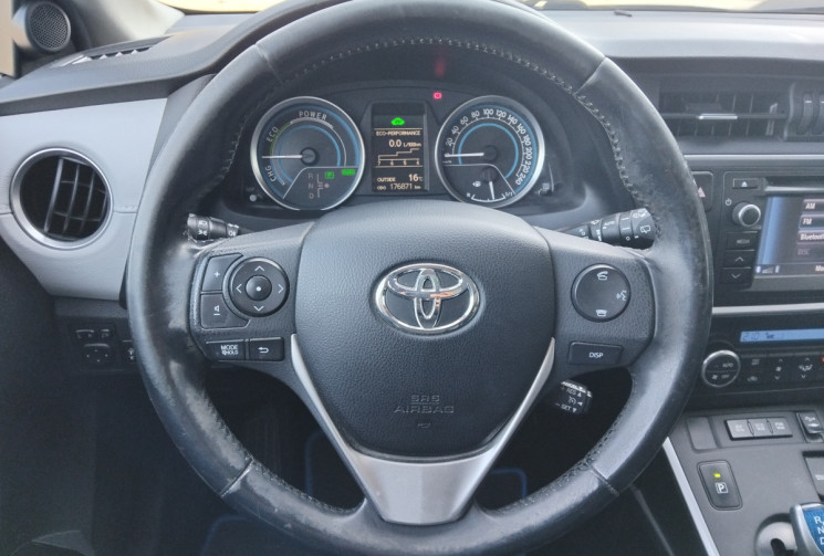 Toyota AURIS  Hybride 136h Style - Sièges chauffants - Toit Panoramique