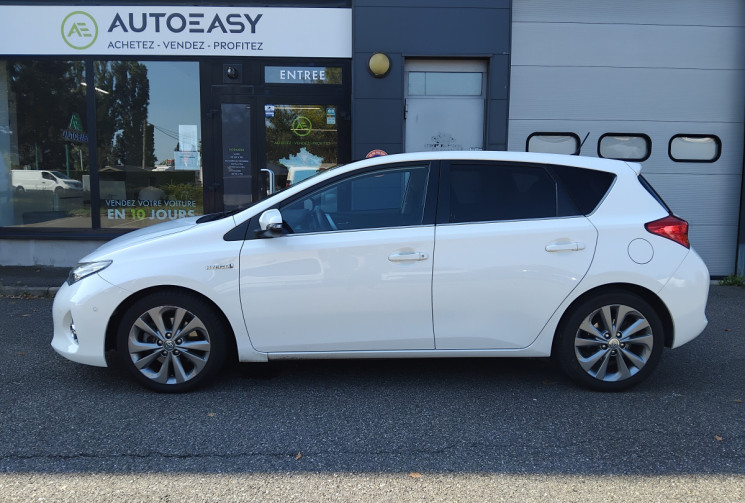 Toyota AURIS  Hybride 136h Style - Sièges chauffants - Toit Panoramique