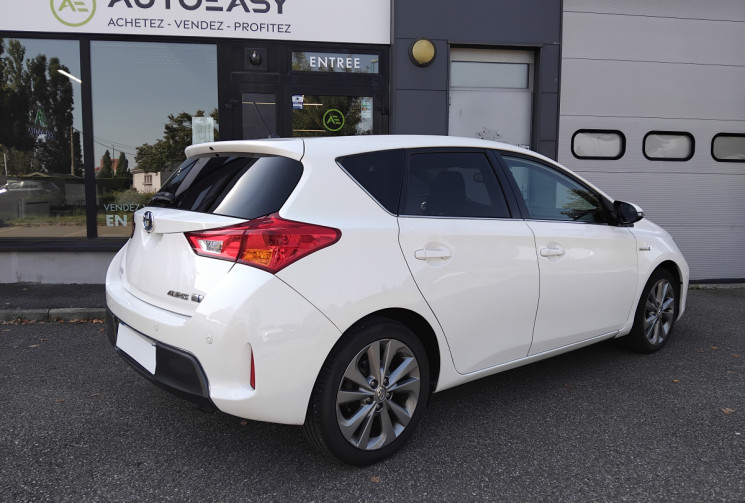 Toyota AURIS  Hybride 136h Style - Sièges chauffants - Toit Panoramique