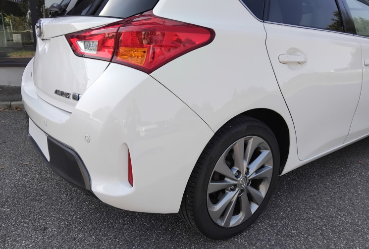 Toyota AURIS  Hybride 136h Style - Sièges chauffants - Toit Panoramique