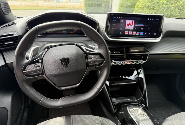 Peugeot 2008  1.2 Puretech EAT8 130 ALLURE /CARPLAY/SIEGES CHAUFFANTS/ REGULATEUR ADAPTATIF