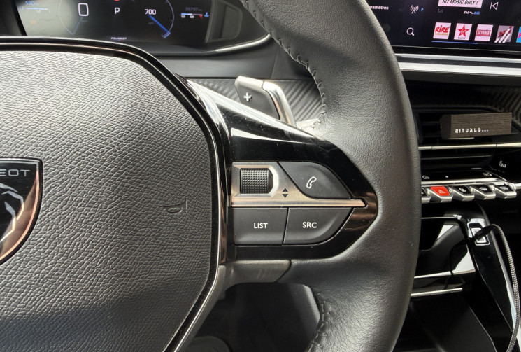 Peugeot 2008  1.2 Puretech EAT8 130 ALLURE /CARPLAY/SIEGES CHAUFFANTS/ REGULATEUR ADAPTATIF