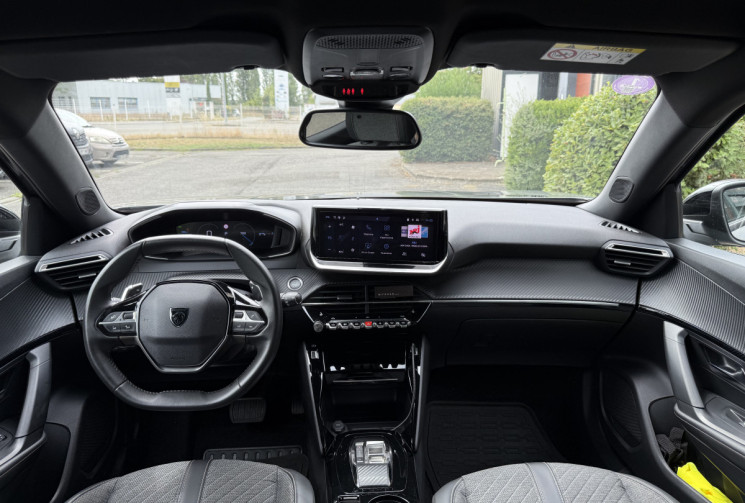 Peugeot 2008  1.2 Puretech EAT8 130 ALLURE /CARPLAY/SIEGES CHAUFFANTS/ REGULATEUR ADAPTATIF