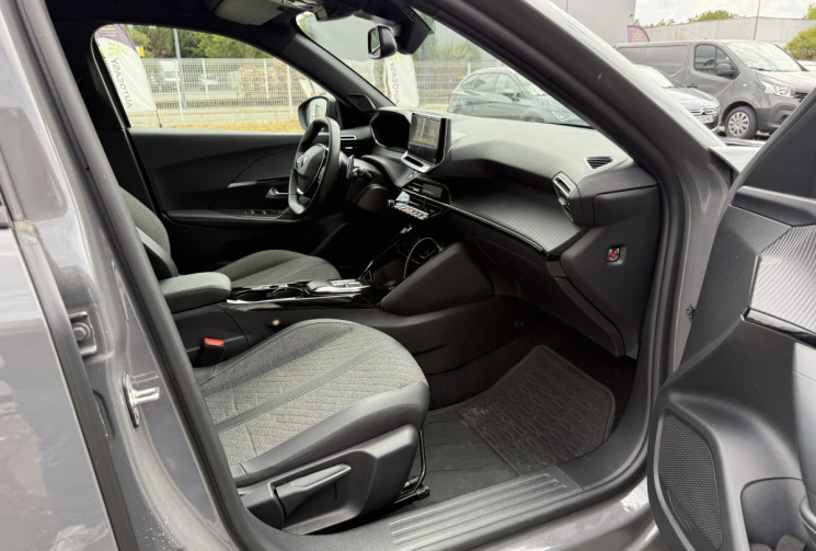 Peugeot 2008  1.2 Puretech EAT8 130 ALLURE /CARPLAY/SIEGES CHAUFFANTS/ REGULATEUR ADAPTATIF
