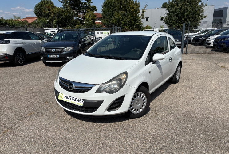 Opel Corsa 1.0 / 65 ch / Essentia / Clim