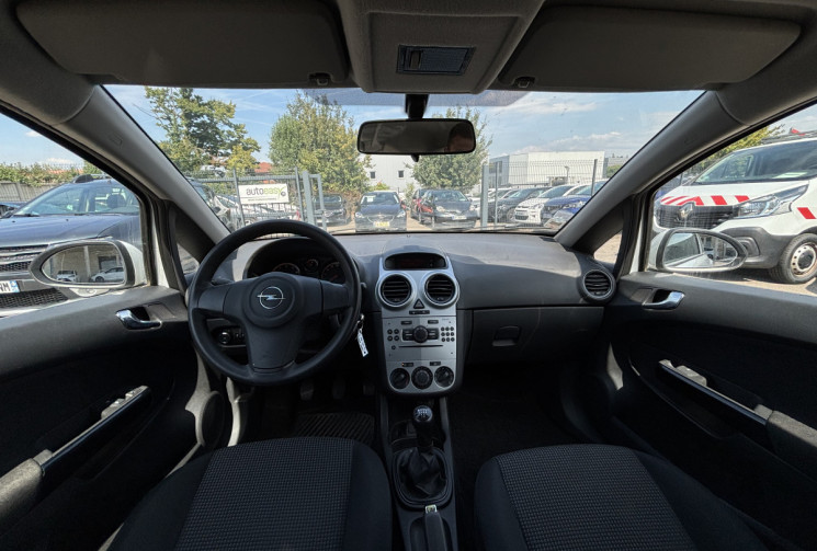 Opel Corsa 1.0 / 65 ch / Essentia / Clim