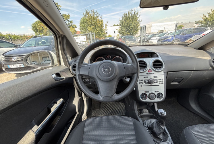 Opel Corsa 1.0 / 65 ch / Essentia / Clim