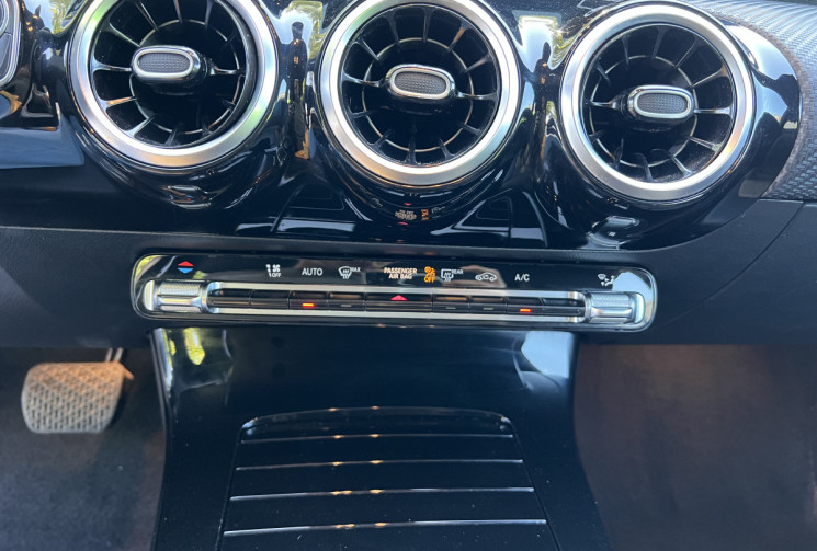 Mercedes Classe A 200 d 150 Style Line 8G-DCT / Caméra / Angles Morts / Ecran 10 Pouces