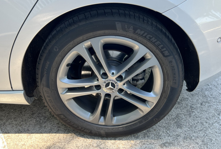 Mercedes Classe A 200 d 150 Business Line 8G-DCT / Caméra / Angles Morts / Ecran 10 Pouces