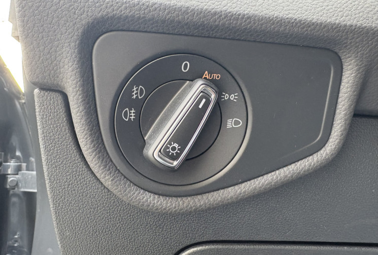 Volkswagen Touran SOUND 115 cv 1.6 TDI DSG7 * Carplay * Caméra * Attelage * Excellent état