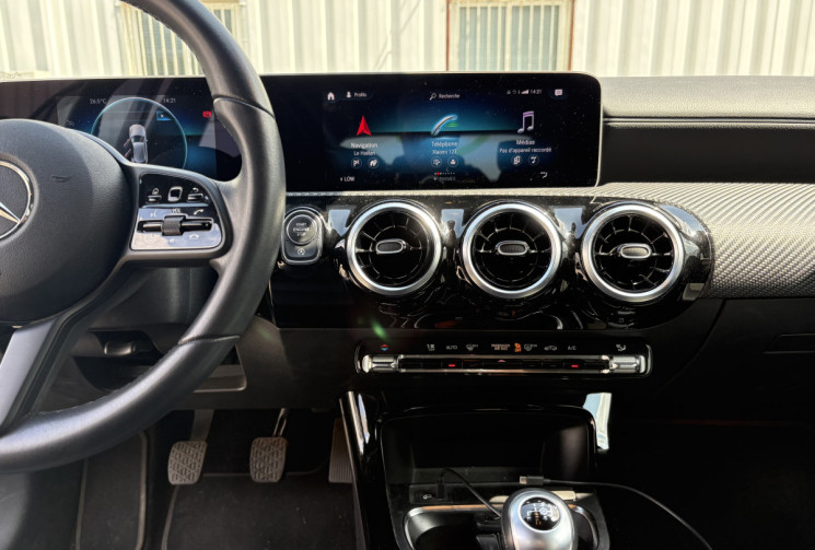 Mercedes Classe A 160 STYLE Line 109 cv 1.3 Ti * Carplay * Caméra * Jantes 17