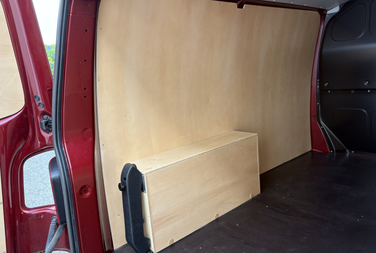 Volkswagen Transporter VOLKSWAGEN TRANSPORTER VI (2) 6.1 2.0 TDI 150 L1H1 EDITION