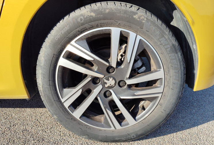 Peugeot 208 1.2 PureTech 100ch S&S ROAD TRIP EAT8