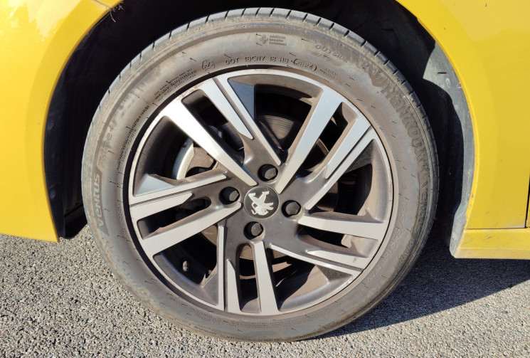 Peugeot 208 1.2 PureTech 100ch S&S ROAD TRIP EAT8