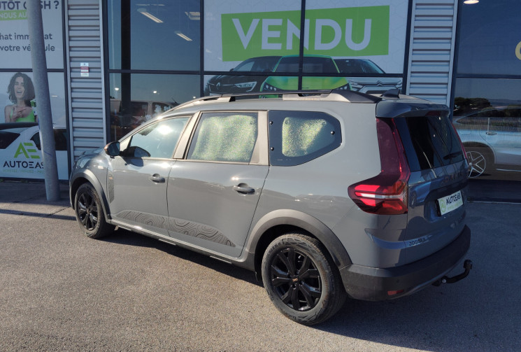 Dacia Jogger 1.6 hybrid 140ch Extreme 7 places Dacia Jogger 1.6 hybrid 140ch Extreme 7 places