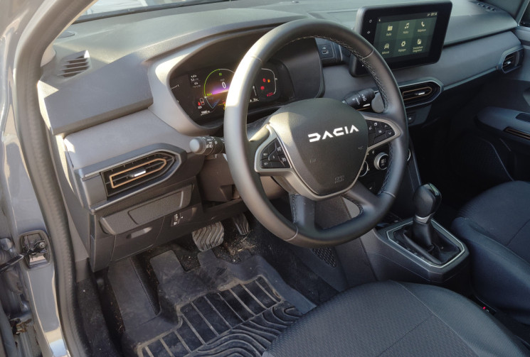 Dacia Jogger 1.6 hybrid 140ch Extreme 7 places Dacia Jogger 1.6 hybrid 140ch Extreme 7 places