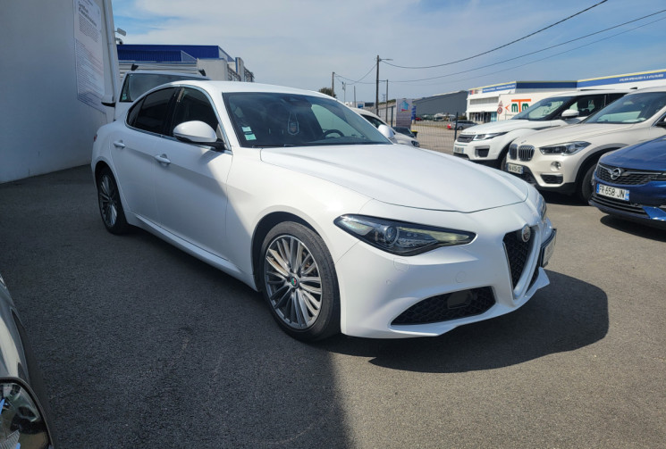 Alfa Romeo Giulia 2.2 JTD 16V AT8 180 cv Boîte auto LUSSO