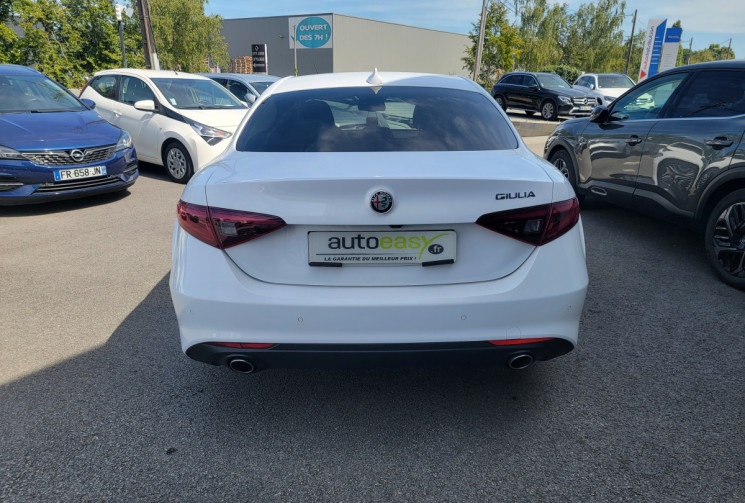 Alfa Romeo Giulia 2.2 JTD 16V AT8 180 cv Boîte auto LUSSO