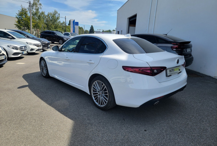 Alfa Romeo Giulia 2.2 JTD 16V AT8 180 cv Boîte auto LUSSO