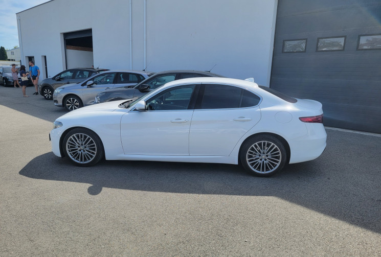 Alfa Romeo Giulia 2.2 JTD 16V AT8 180 cv Boîte auto LUSSO