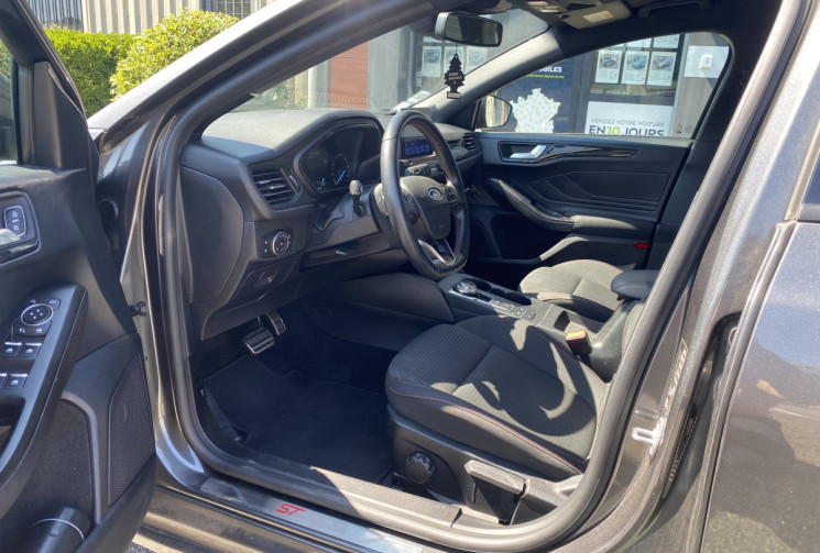 Ford Focus ST-Line 1.5 TDCI 120 / Boîte auto / Carplay