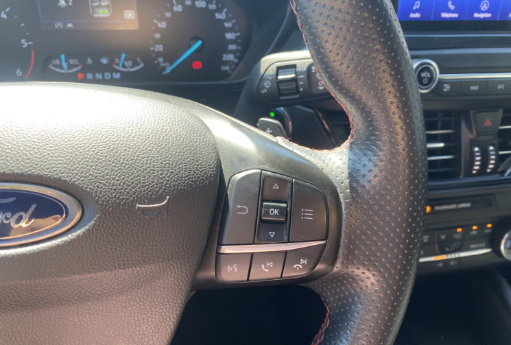 Ford Focus ST-Line 1.5 TDCI 120 / Boîte auto / Carplay