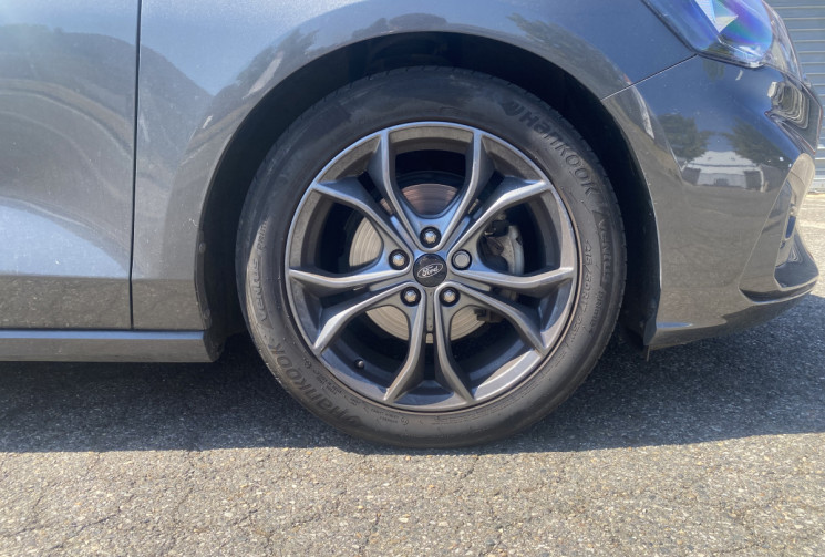Ford Focus ST-Line 1.5 TDCI 120 / Boîte auto / Carplay